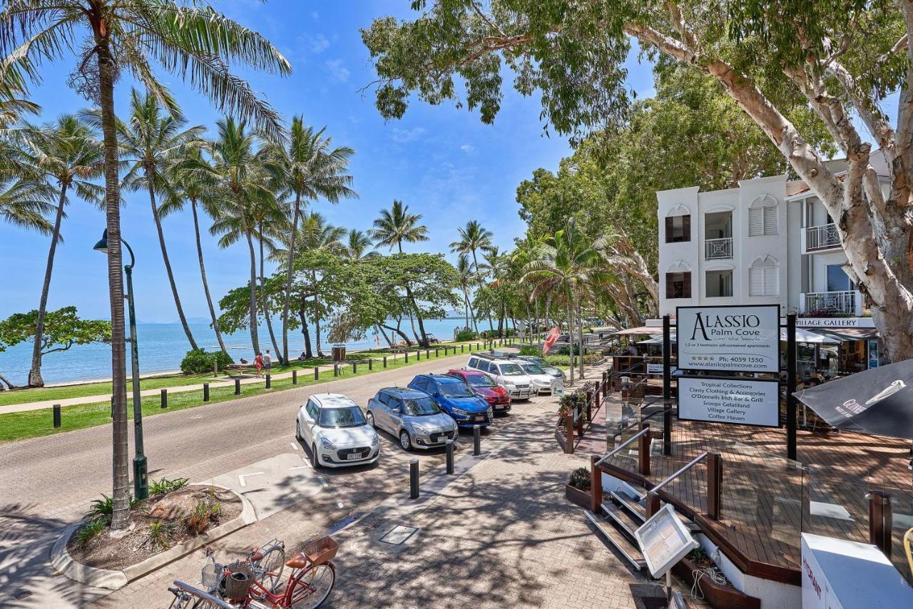 Alassio Beachfront Apartments Palm Cove Exterior photo
