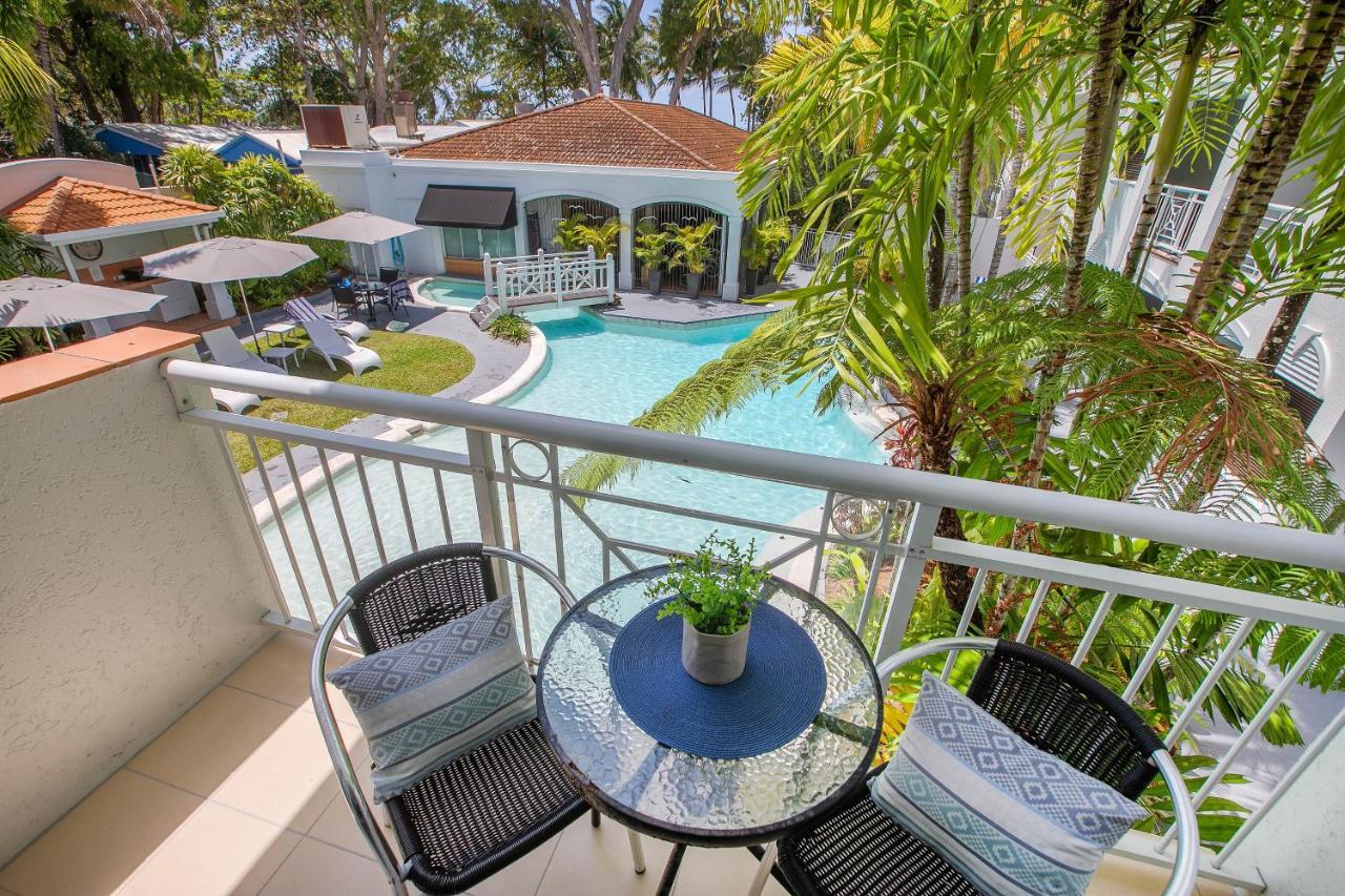 Alassio Beachfront Apartments Palm Cove Room photo