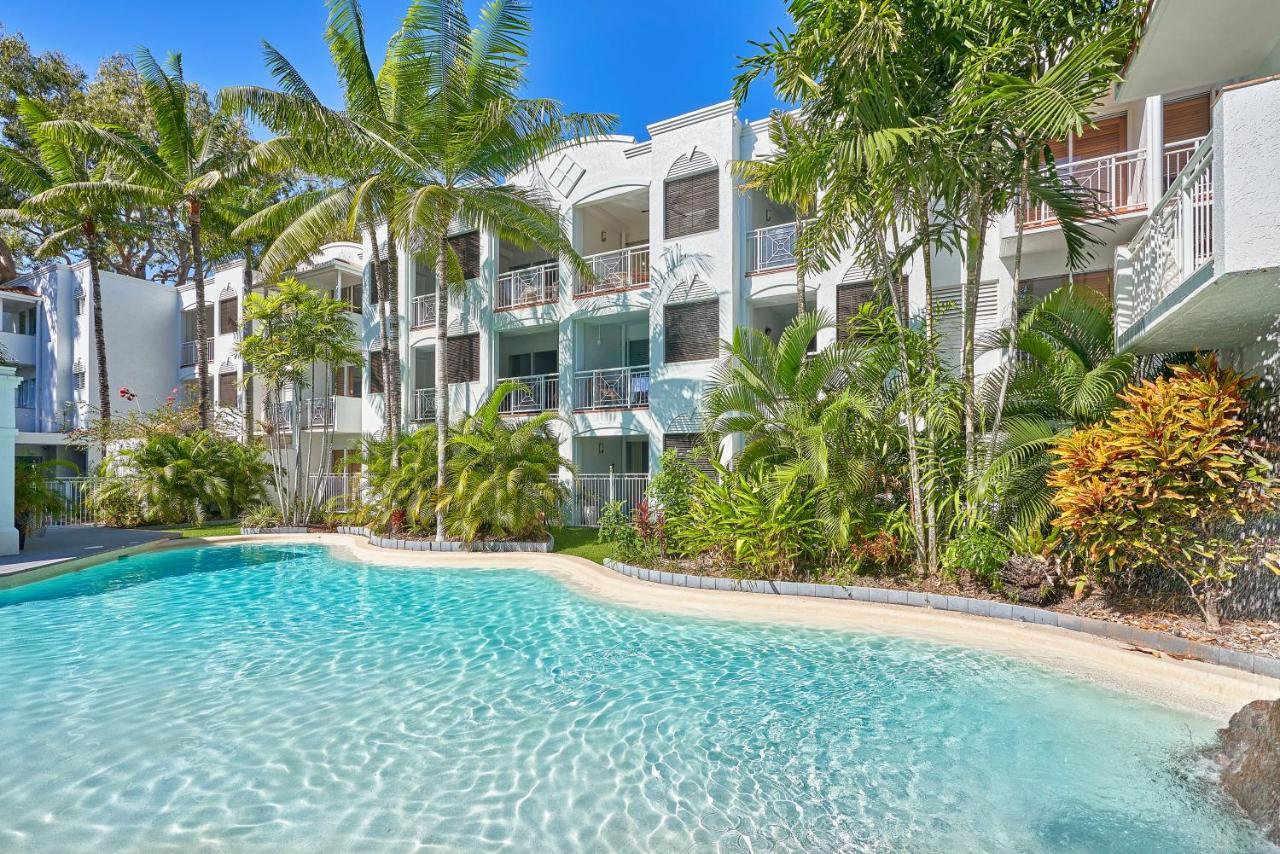 Alassio Beachfront Apartments Palm Cove Exterior photo