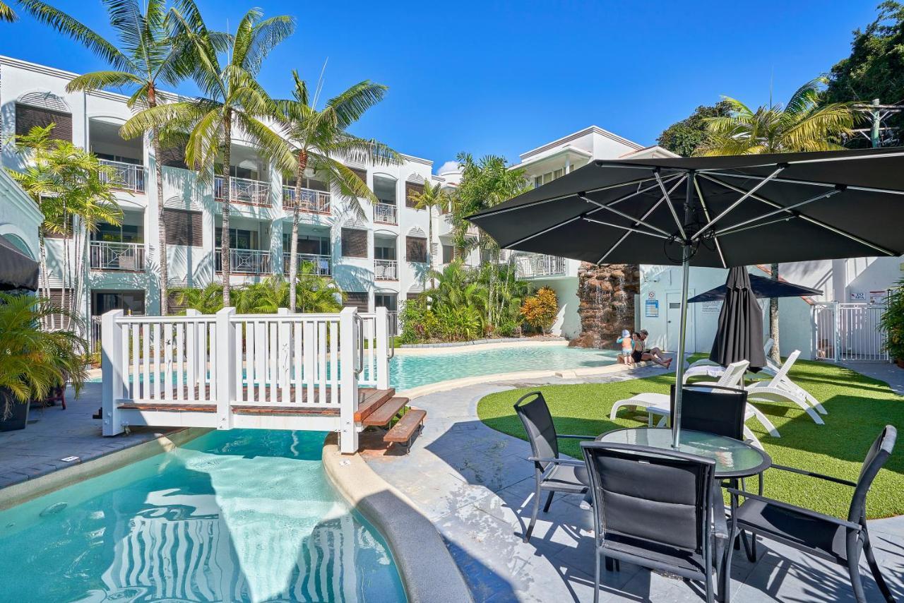 Alassio Beachfront Apartments Palm Cove Exterior photo