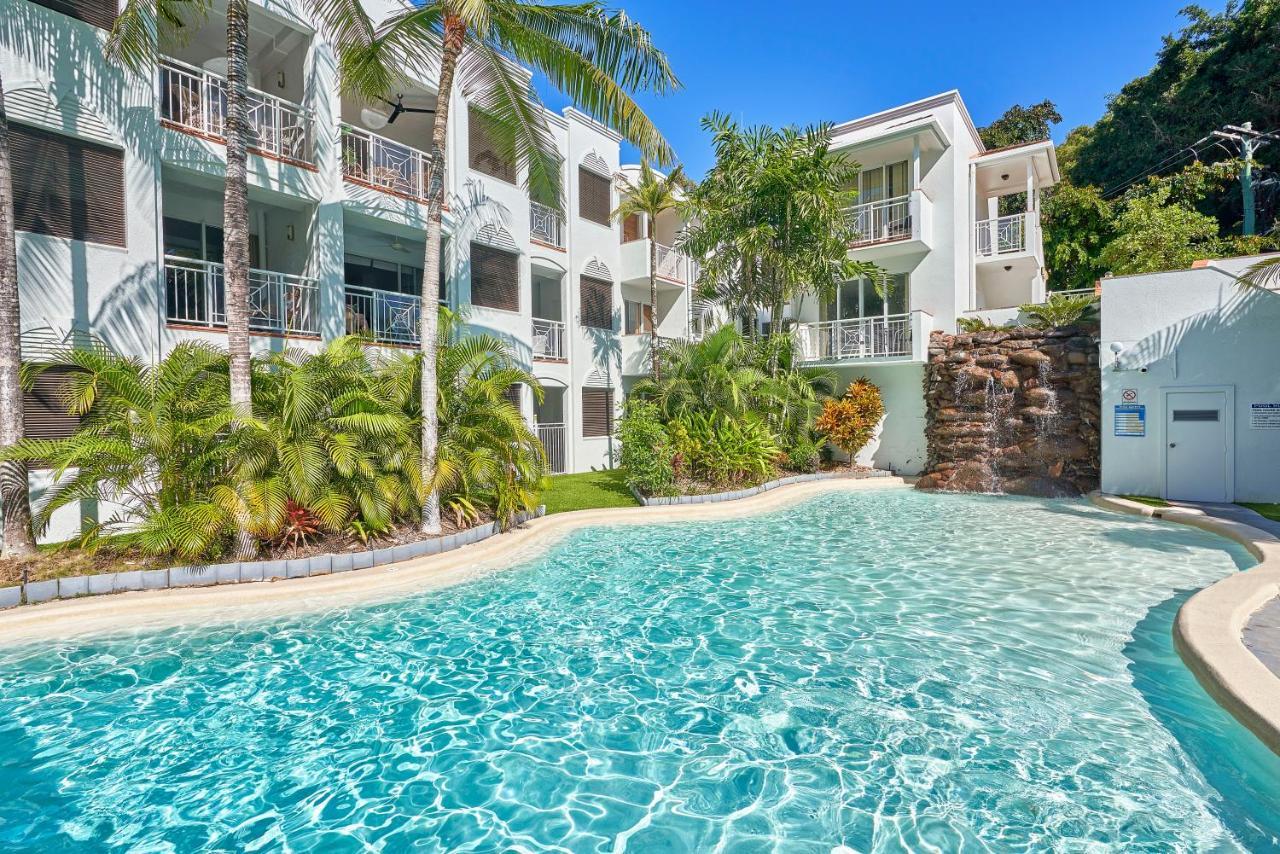 Alassio Beachfront Apartments Palm Cove Exterior photo